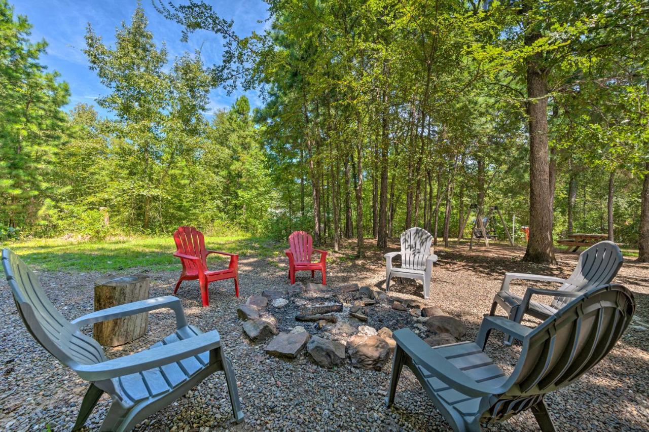 Cabin With Hot Tub And Games, 4 Mi To Beavers Bend! Broken Bow Exterior photo