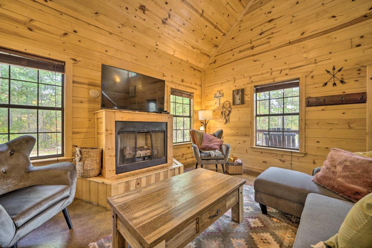 Cabin With Hot Tub And Games, 4 Mi To Beavers Bend! Broken Bow Exterior photo