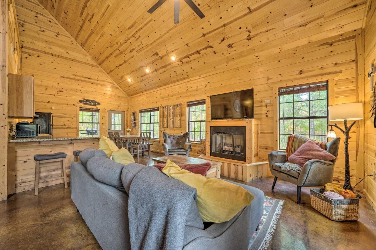 Cabin With Hot Tub And Games, 4 Mi To Beavers Bend! Broken Bow Exterior photo