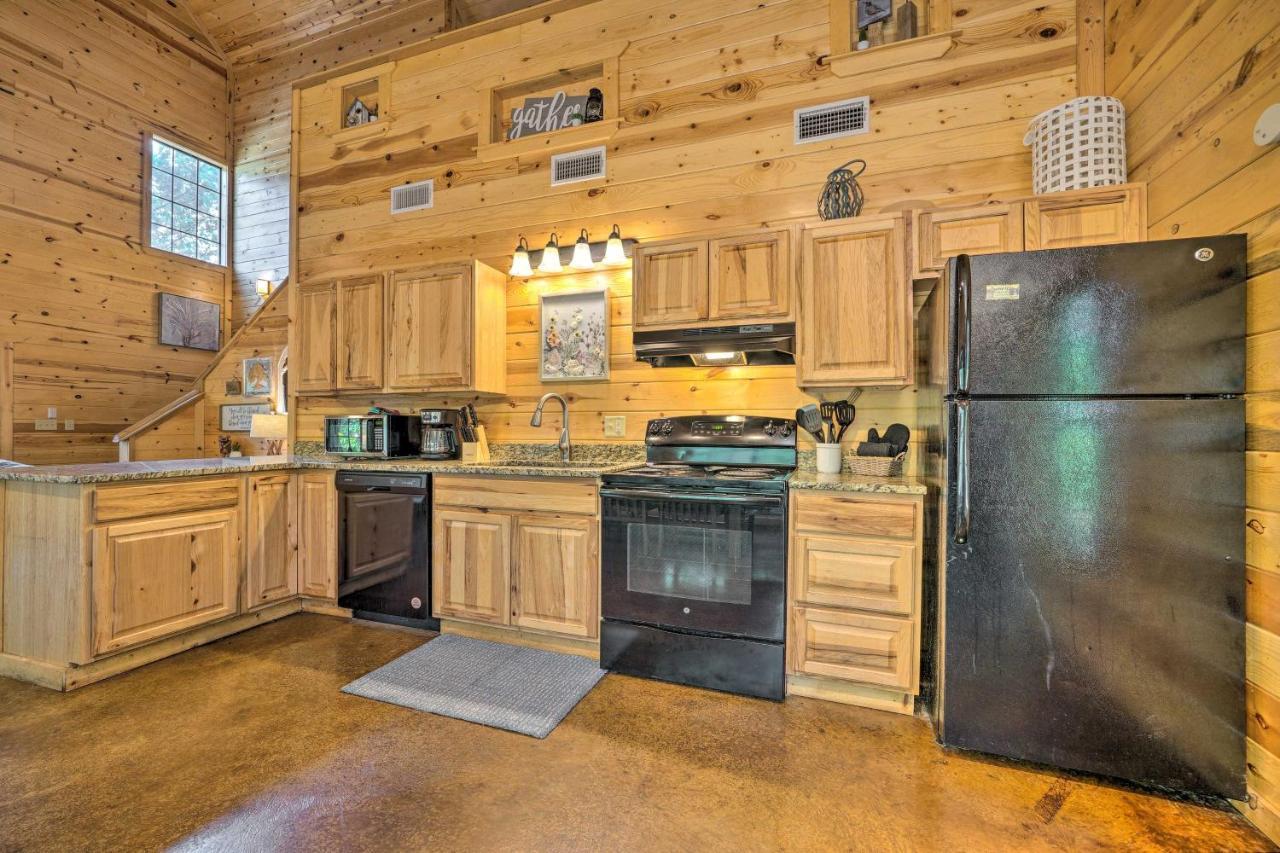 Cabin With Hot Tub And Games, 4 Mi To Beavers Bend! Broken Bow Exterior photo