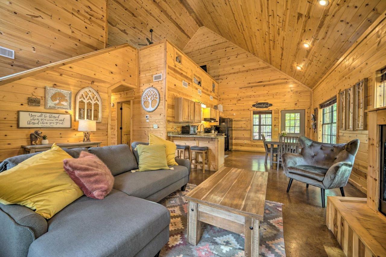 Cabin With Hot Tub And Games, 4 Mi To Beavers Bend! Broken Bow Exterior photo