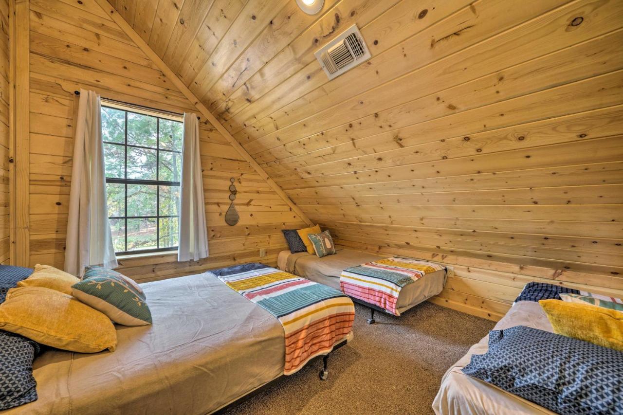 Cabin With Hot Tub And Games, 4 Mi To Beavers Bend! Broken Bow Exterior photo