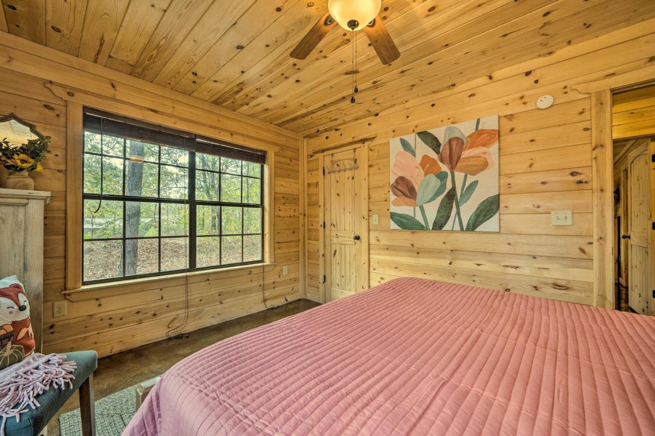 Cabin With Hot Tub And Games, 4 Mi To Beavers Bend! Broken Bow Exterior photo